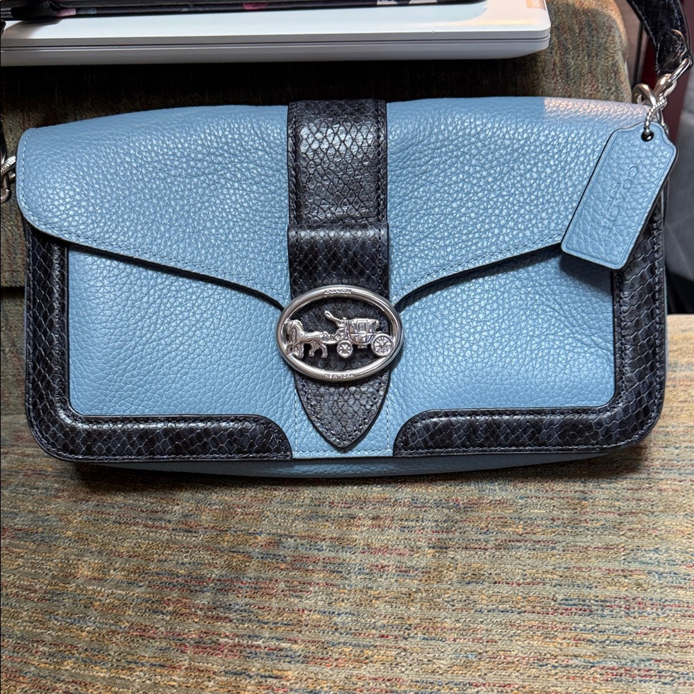 Coach Elegant Blue and Black Women's leather handbag Great condition